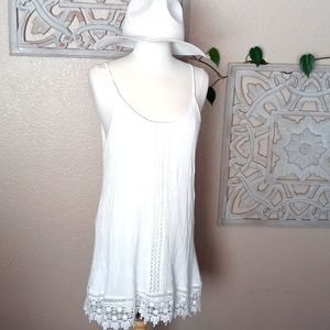 BEAUTIFUL DRESS & HAT BEACH